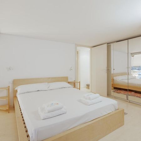 Sant'Agostino - Charming Retreat 210M From M2 Apartment Milan Bagian luar foto